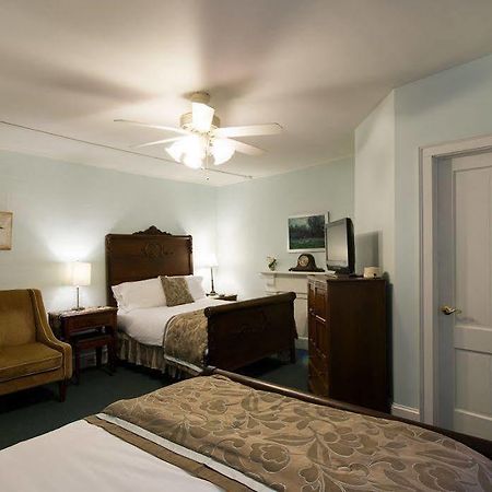 Rogues Harbor Inn Lansing Luaran gambar