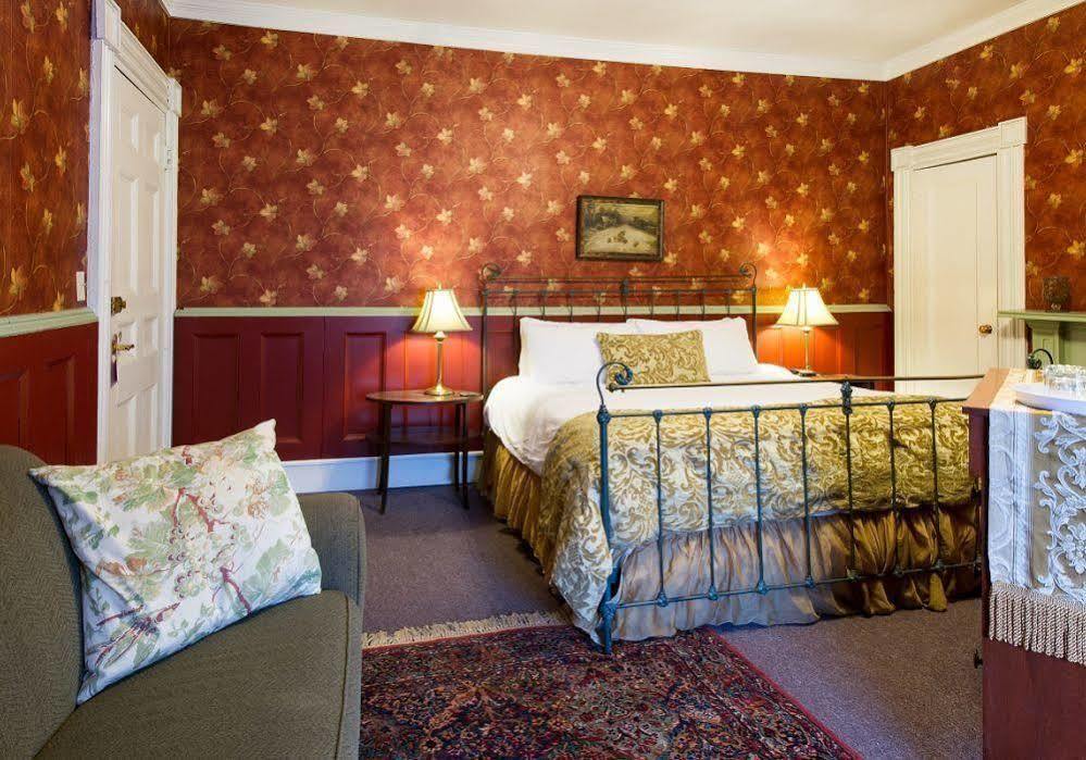 Rogues Harbor Inn Lansing Luaran gambar