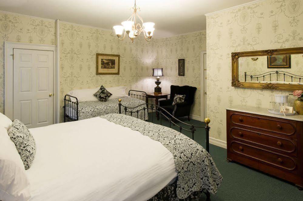 Rogues Harbor Inn Lansing Luaran gambar